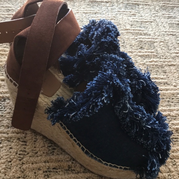 Chloe denim wedge. Sold out EVERYWHERE - Picture 4 of 6